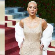 Kim Kardashian nella bufera per l'abito di Marilyn Monroe