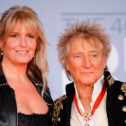 Rod Stewart prende in affitto una casa per ospitare una famiglia ucraina