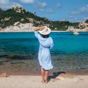 E in Sardegna si va al mare con  il passaporto sanitario 