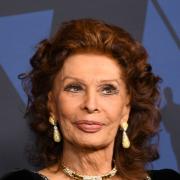 Sophia Loren operata al femore