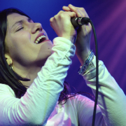 3 marzo 2001: Elisa vince Sanremo con Luce
