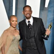 Will Smith si scusa per il ceffone a Chris Rock. Ma potrebbe perdere l'Oscar