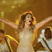 Jennifer Lopez lancia una nuova linea di beachwear