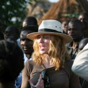 Madonna visita due orfanotrofi a Manila