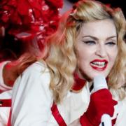 Madonna paga i nuovi denti del fratello