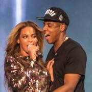 Beyoncé e Jay Z cercano casa a Parigi