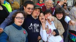 Uno studio scientifico conferma: altruismo e gentilezza rendono la vita migliore. Uno studio scientifico conferma: altruismo e gentilezza rendono la vita migliore.