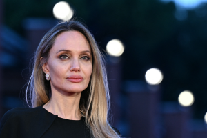 Angelina Jolie visita i bambini dell'ospedale pediatrico Bambino Gesù di Roma Angelina Jolie visita i bambini dell'ospedale pediatrico Bambino Gesù di Roma