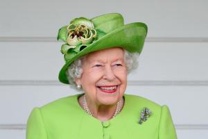 Regina Elisabetta: in arrivo una mostra grandiosa dedicata ai suoi abiti