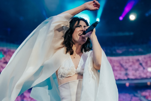 Elisa pubblica un doppio album live