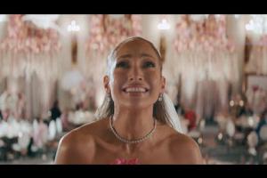 Jennifer Lopez scherza sui suoi matrimoni nel video di Can't Get Enough