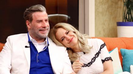 John Travolta dedica alla moglie scomparsa una bellissima canzone. Il video