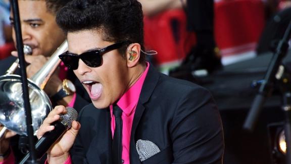 Bruno Mars: il 7 ottobre arriva "24K Magic"