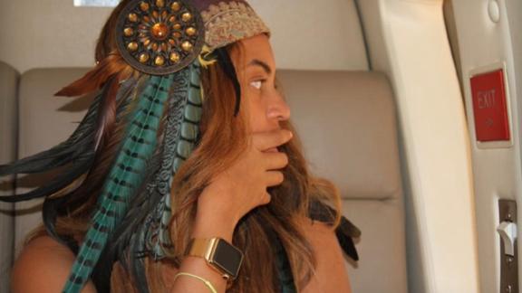 Beyoncé con l'Apple Watch oro 