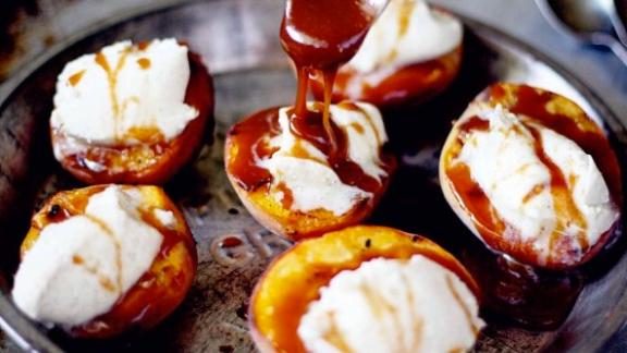 Pesche grigliate con salsa al Bourbon 