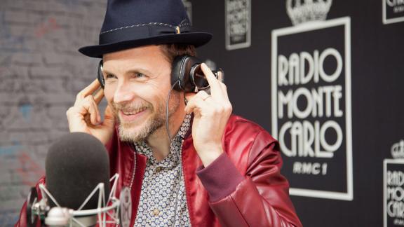 Jovanotti: «non ho mai detto che è giusto lavorare gratis» 