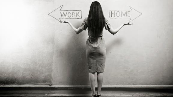 Troppe poche Donne over 50 a lavoro ... e scarsamente attive nel web!