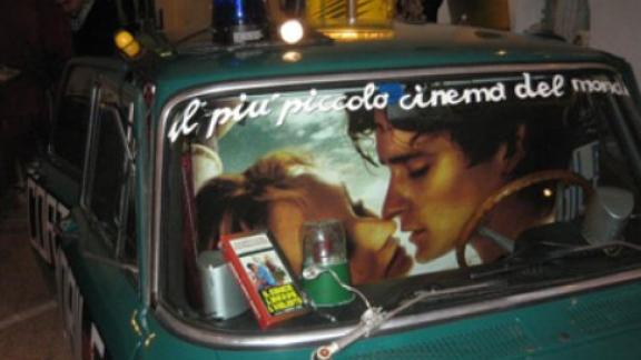 "Cortomobile", il cinema più piccolo del mondo