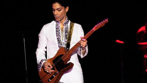 Prince pubblica il nuovo album “HItnRUN”