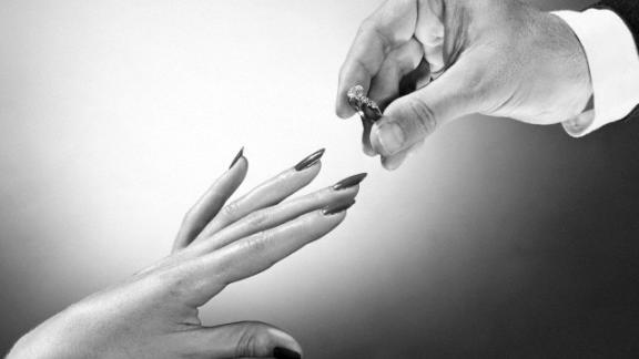 Matrimonio in vista? Gli anelli di fidanzamento che fanno tendenza