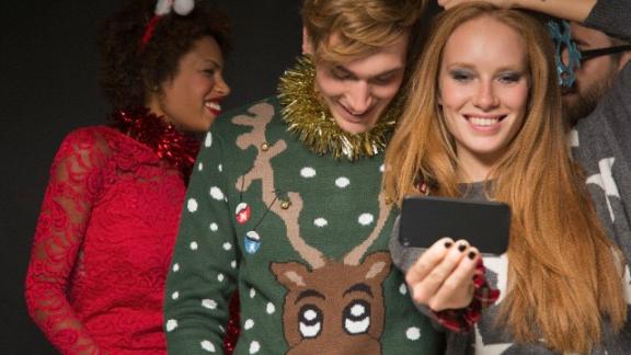 Natale in arrivo? Ecco l'outfit perfetto per la cena in famiglia!