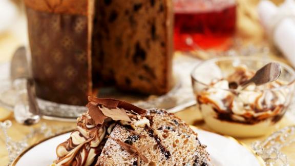 Ecco come evitare che i menu ricchi delle feste danneggino la vostra pelle