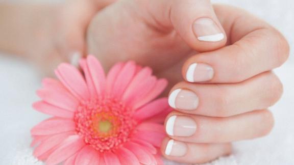French Manicure? Falla così!