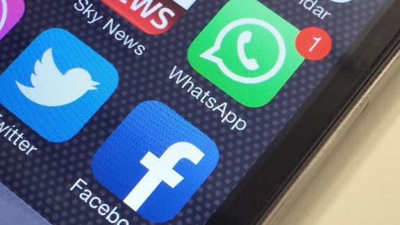 Ora la moda arriva su Whatsapp: ecco come!