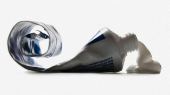 8 (geniali) usi del dentifricio