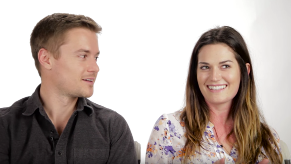 Ecco cosa succede a una coppia che smette per un mese di mandarsi messaggi con il telefonino