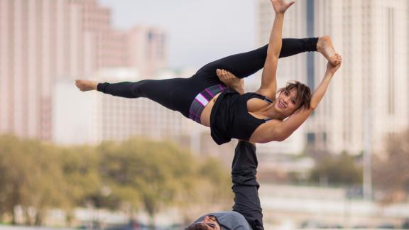 Acroyoga, lo yoga acrobatico 