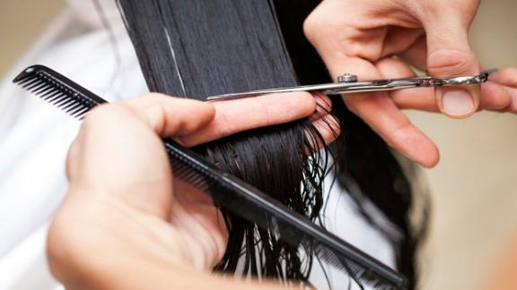 Sai quando è meglio tagliarsi i capelli?