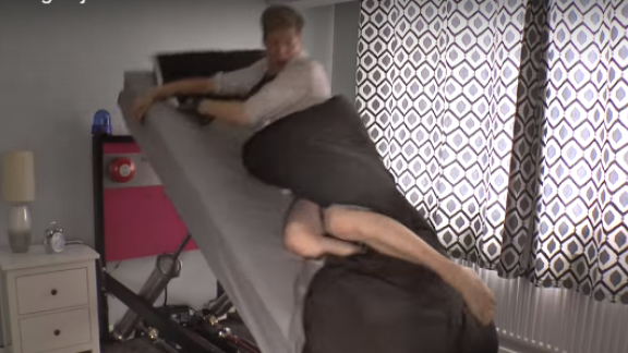 Il letto - catapulta, per chi al mattino vorrebbe "ancora 5 minuti"