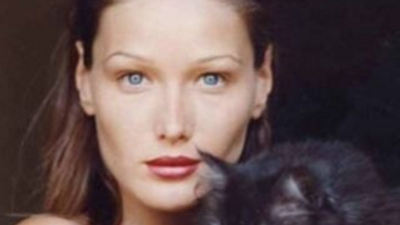 Carla Bruni debutta nuda su Instagram