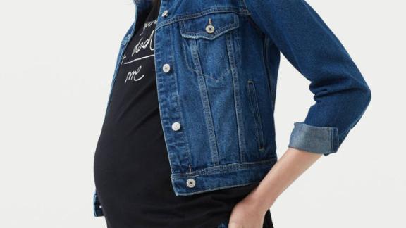 Mango e la linea moda per le donne in attesa