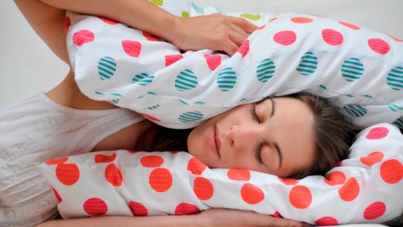 Dormire abbastanza con quattro ore per notte è possibile. Con il metodo Da Vinci