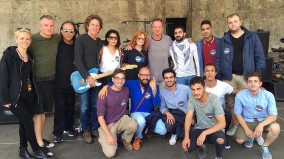 Sting: omaggio musicale al gruppo IsraAid