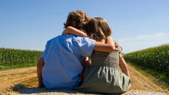 6 ragioni per cui un fratello è l’uomo più importante nella vita di una donna