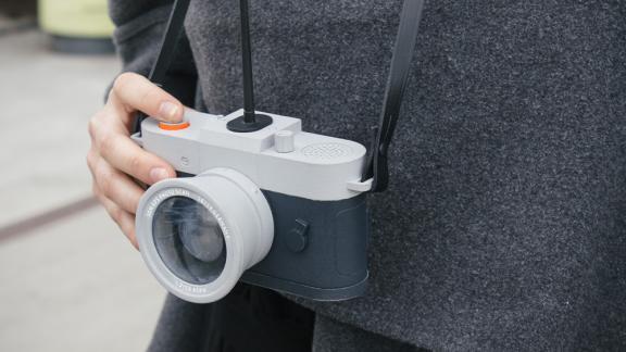 Nasce la macchina fotografica che evita di scattare foto banali