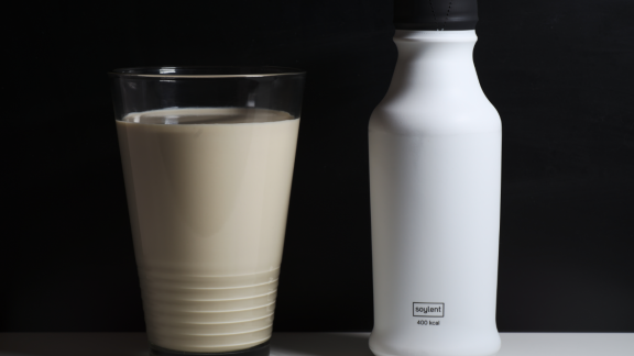 Soylent, la colazione in bottiglia. L'ultimo pasto sostitutivo arriva dalla Silicon Valley