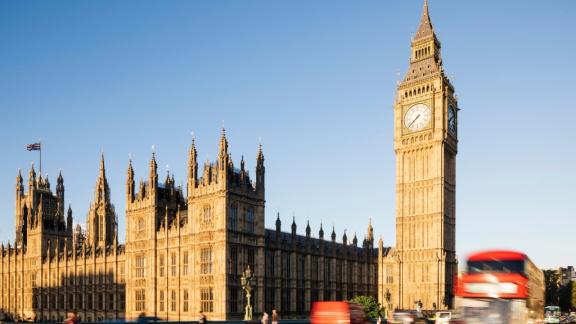 Il parlamento di Londra trasloca per sei anni. Westminster a rischio incendi