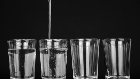 Bevi poco? Ecco cosa fare