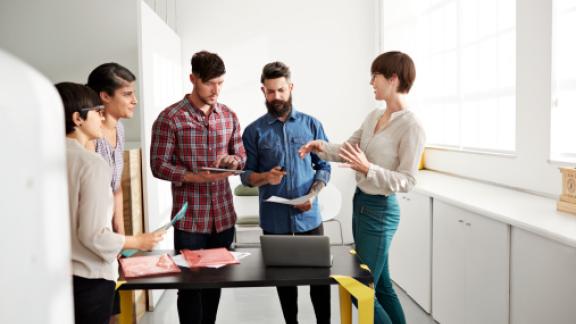 Per aumentare la produttività a lavoro è meglio stare in piedi!