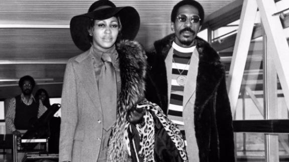 Ike & Tina: dagli anni '60 una cover di James Brown 