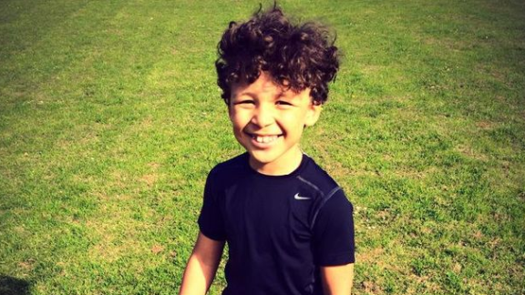17 mila euro all'anno. Il figlio "deve diventare una star"