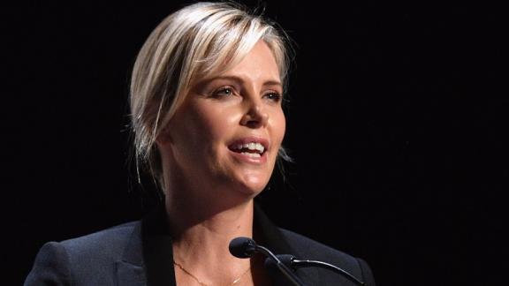 Charlize Theron, 15 chili in più per un nuovo film