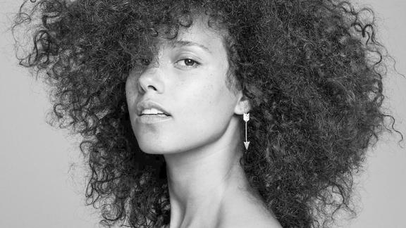 Alicia Keys: arriva il nuovo album "Here" e il singolo "Blended Family". Guarda il video
