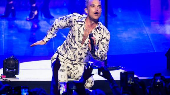 Robbie Williams: arriva il nuovo singolo "Love my life"