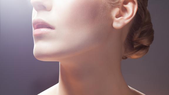 Come eliminare le macchie scure del viso 