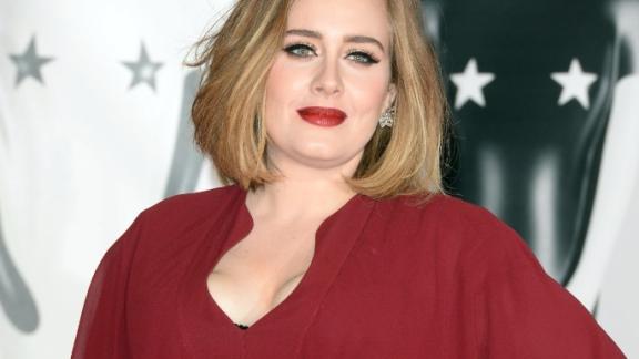 Adele: "Ho sofferto di depressione post-parto"